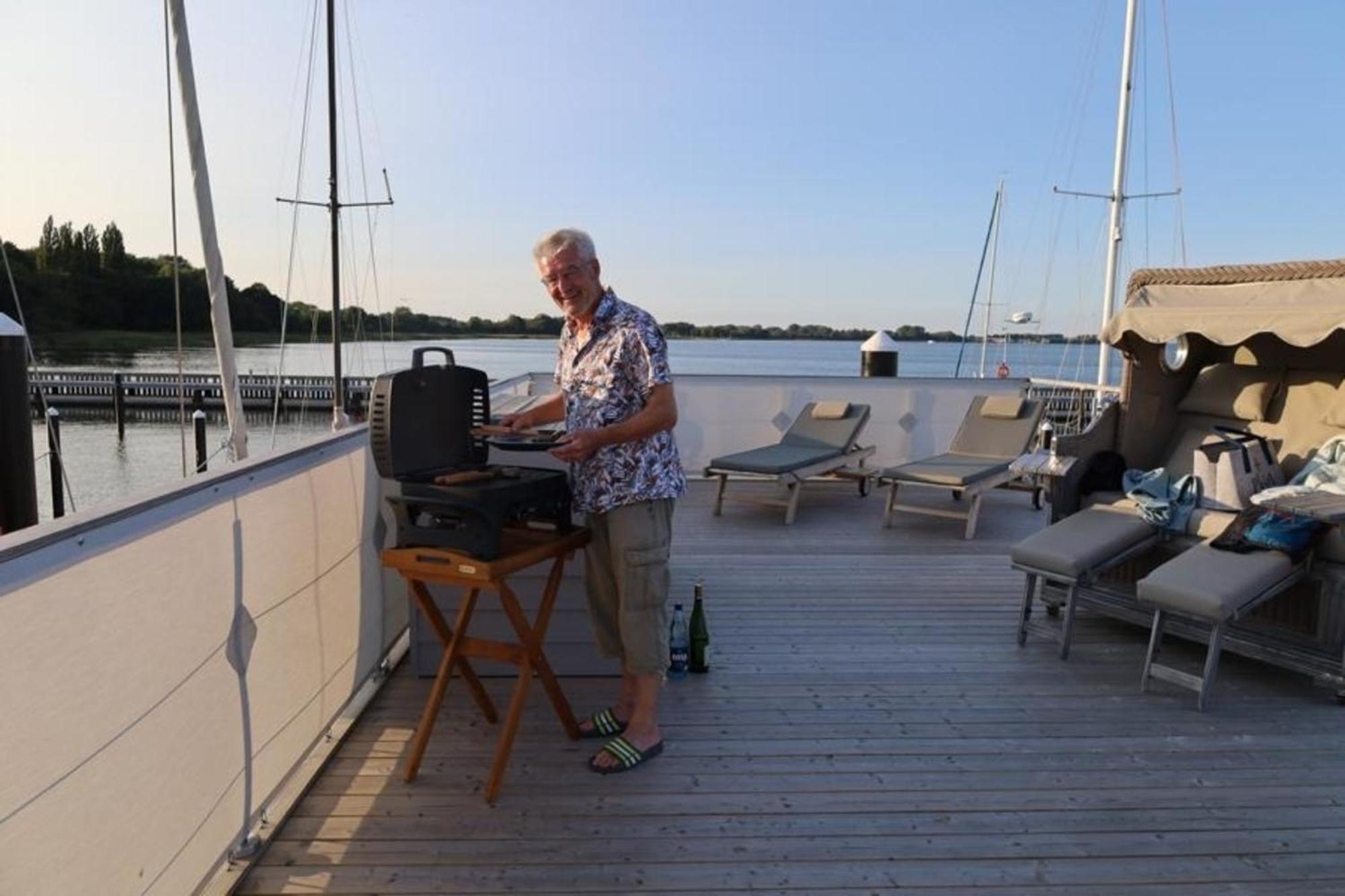 Hausboot Liliput Hotel Stralsund Luaran gambar