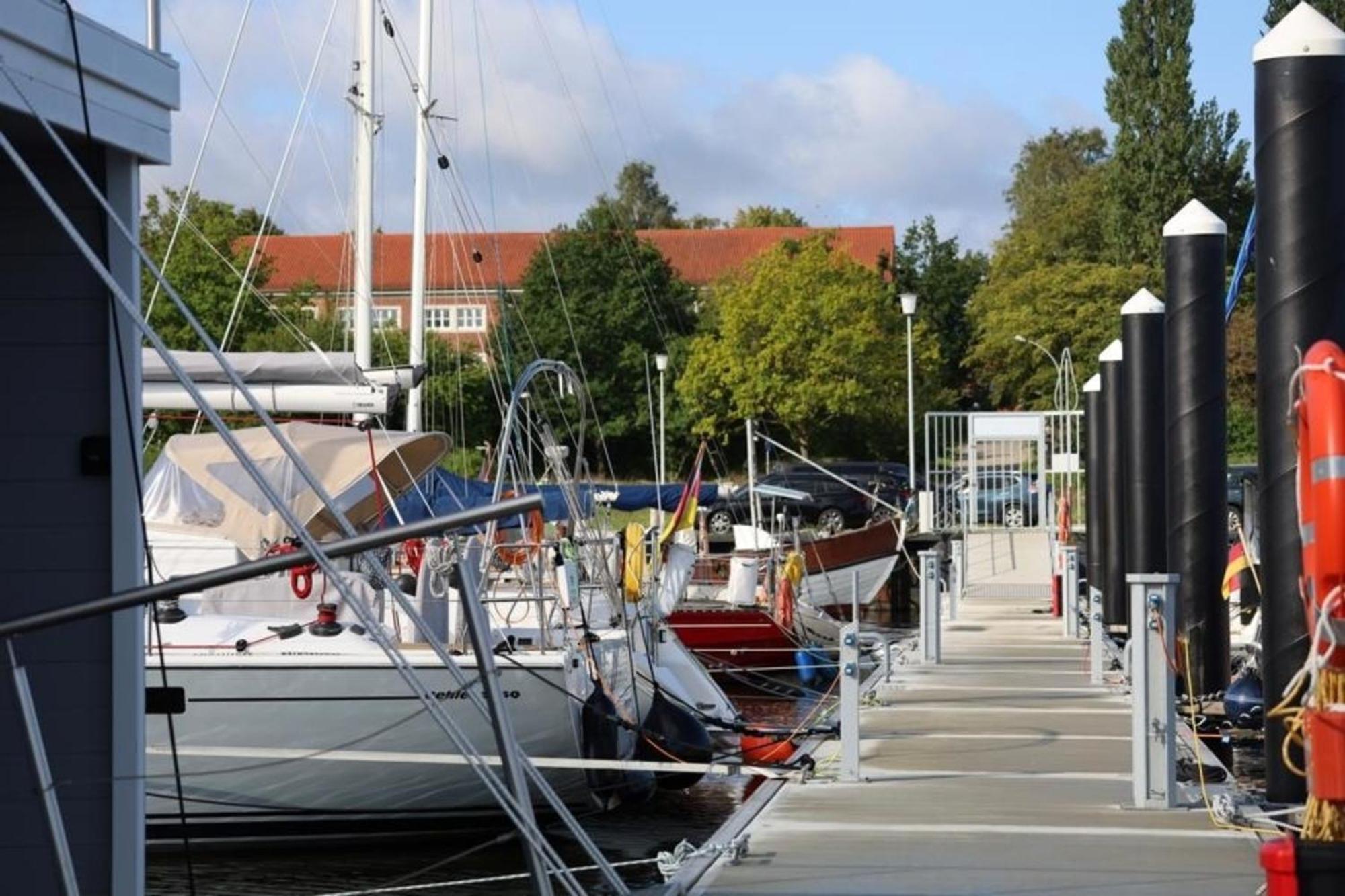 Hausboot Liliput Hotel Stralsund Luaran gambar